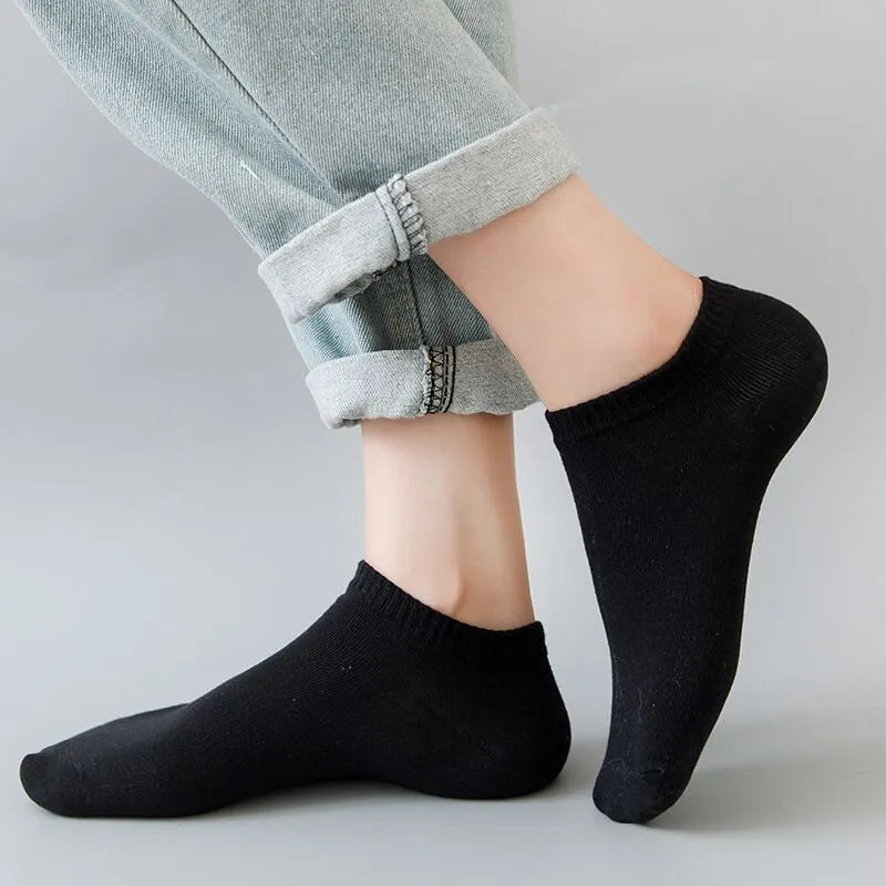 Solid colour men's black white grey ship socks with boneless seam invisible design