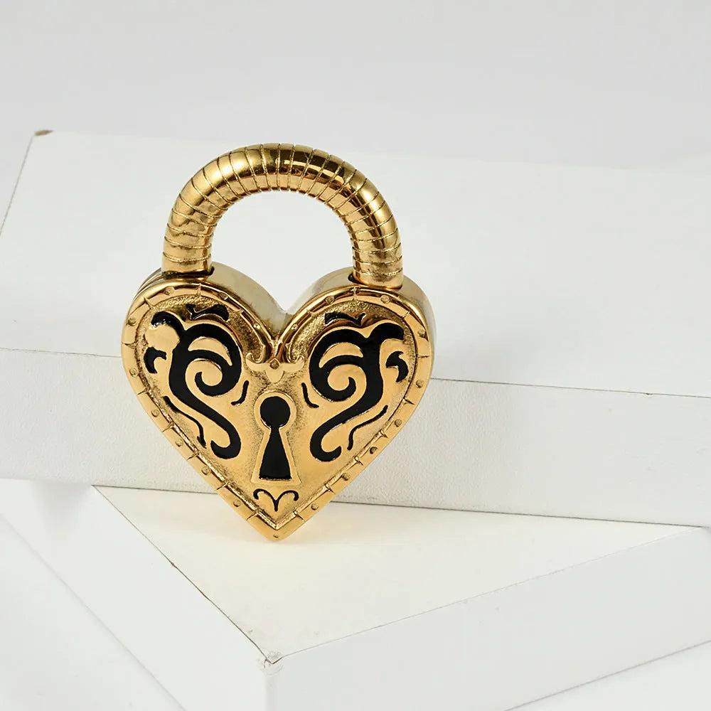 Women's heart-shaped stainless steel ear piercing in gold or steel colour