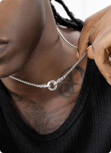 S925 sterling silver clavicle necklace for women with minimalist pendant on a silver chain.