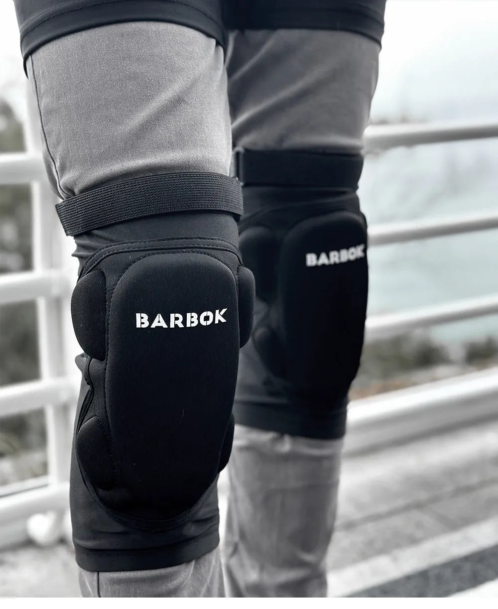 Black hip protection pad for roller skating, skateboarding and skiing with spandex and NBR padding