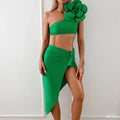 Women's two-piece swimsuit in solid color with three-dimensional big flower pattern made of quick-drying nylon