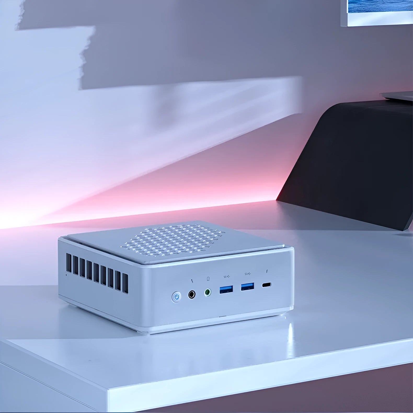 MINISFORUM TH50 Mini PC silver with front ports including USB3.1 and Thunderbolt 4