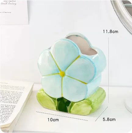 Ceramic flower pen holder storage box with floral decoration measuring 11.8 cm