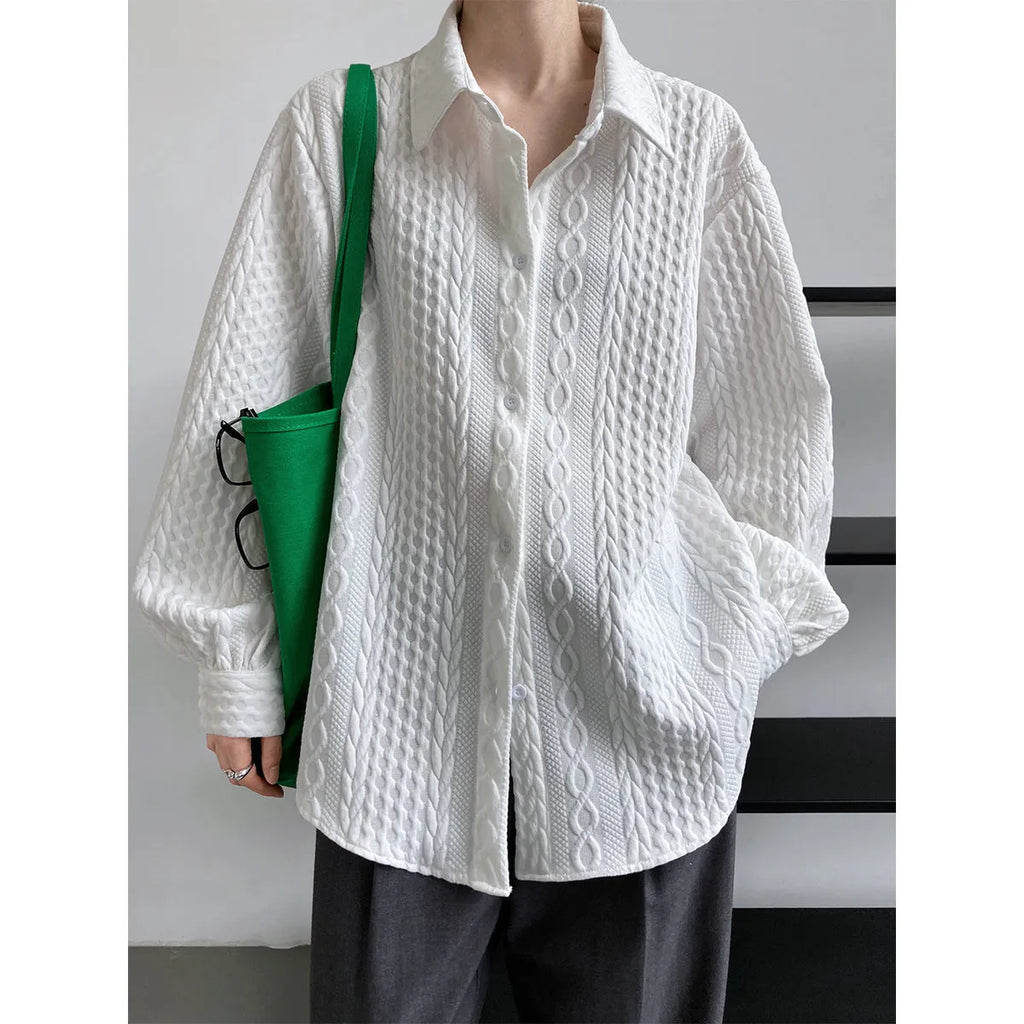 Embossed men's shirt coat in cotton blend with loose lapels, long sleeves, available in white and black