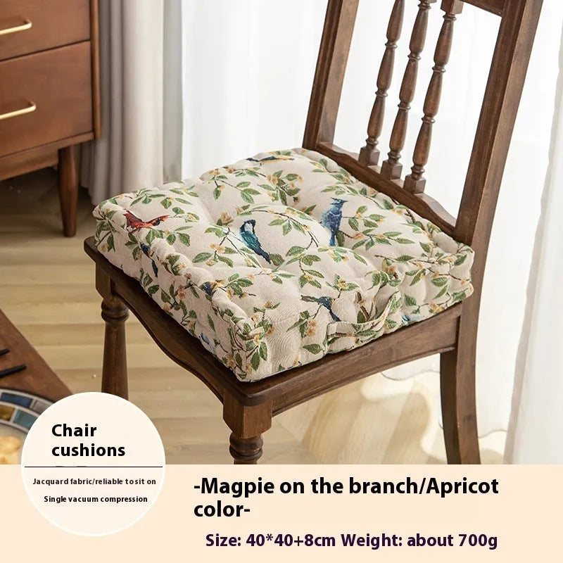 American style floral pattern seat cushion measuring 40×40×8cm with pp cotton fill