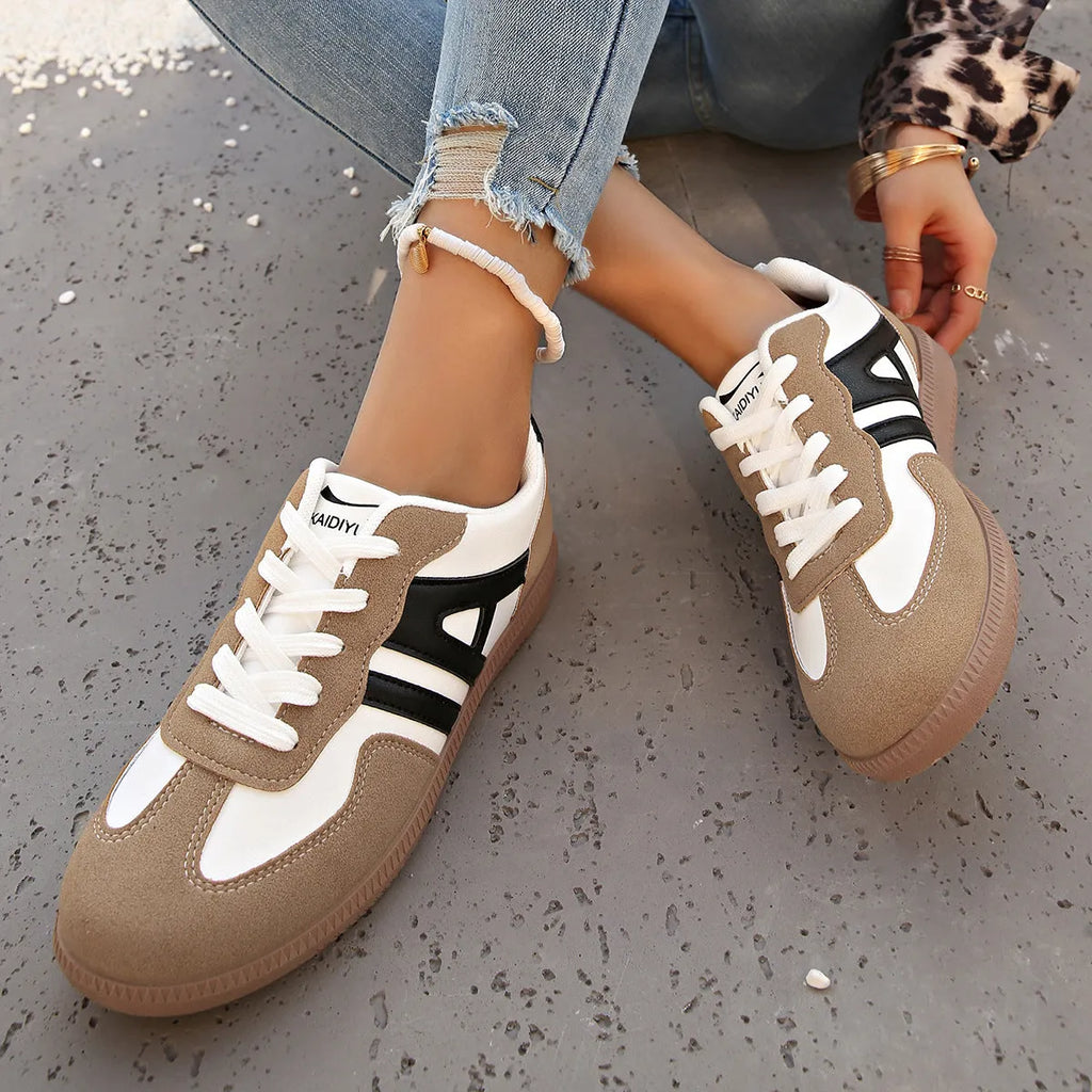 Women's retro colour matching lace-up jogging shoes in black, grey, or khaki with a low platform heel.