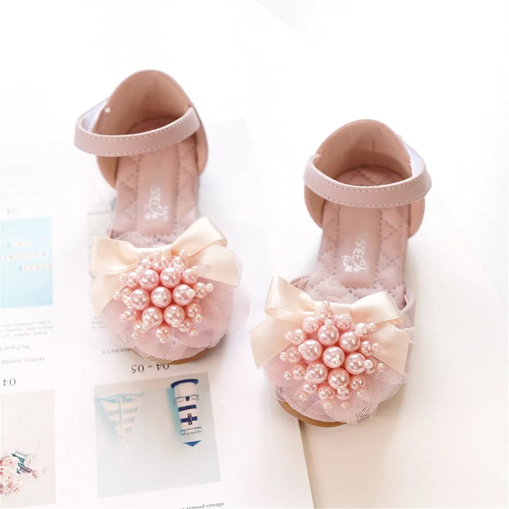 Girls princess-style peep toe sandals with beaded pearl flower, Velcro fastening, TPR sole, available in pink and beige
