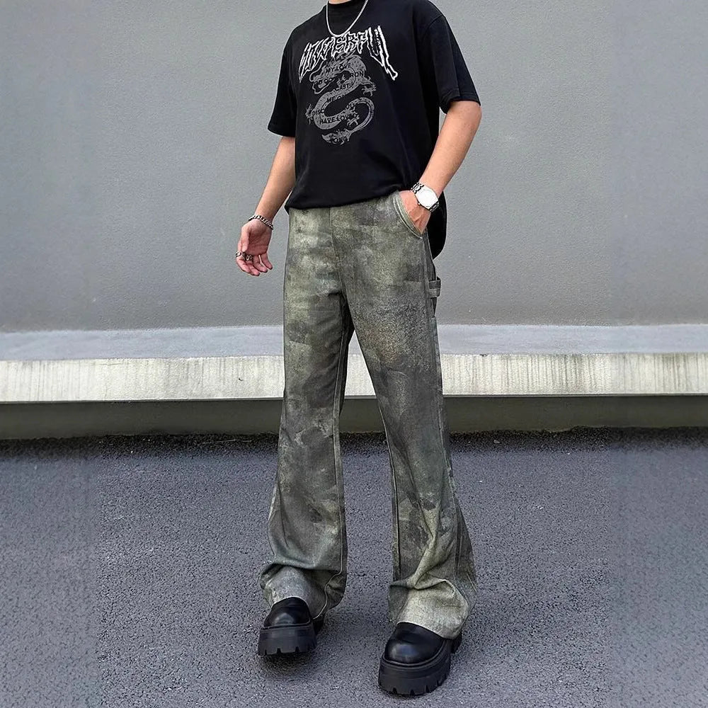 Men's straight-leg camouflage jeans with a digital print on cotton denim fabric.