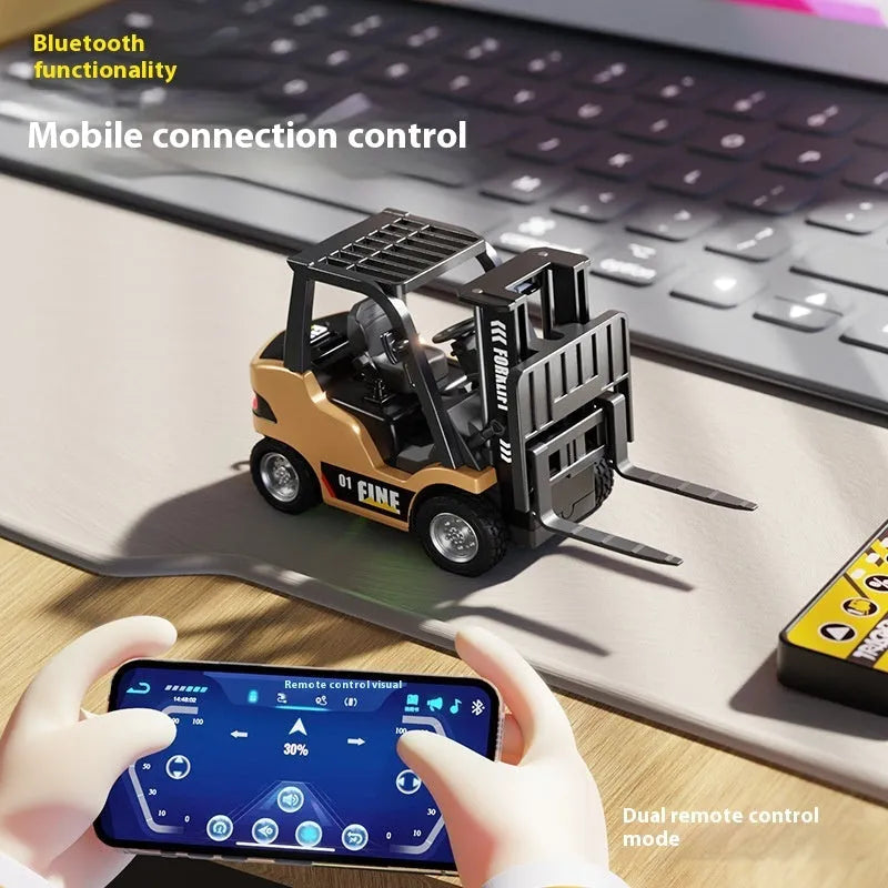 1:64 scale alloy Bluetooth remote-control forklift model with accessories and obstacles