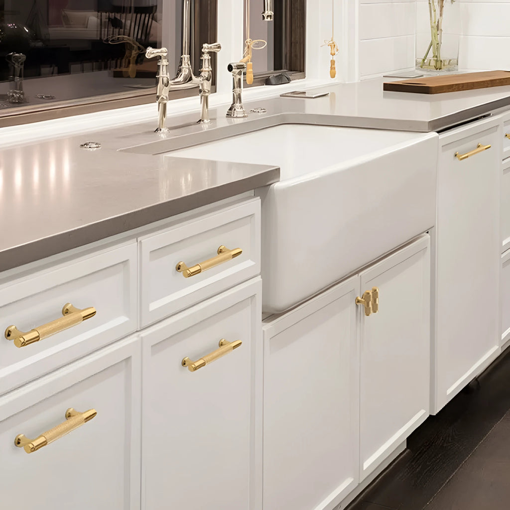 Brushed brass aluminium furniture handle with European style design for cabinets and drawers