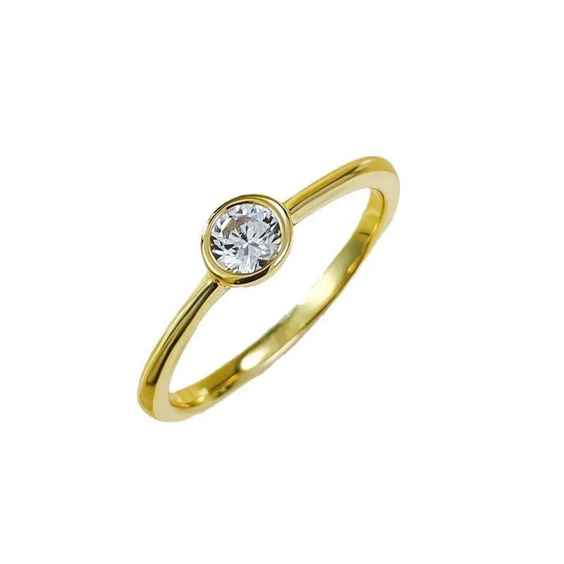 Minimalist crown-shaped silver ring with linear detailing in Korean style
