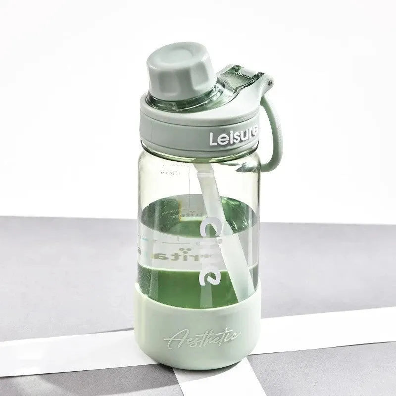 Heat-resistant plastic cup with straw in cartoon design, available in gray, green or pink colour