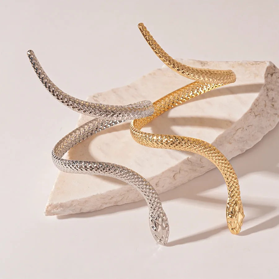 Exaggerated twisted winding simulated snakes opening metal ring and bracelet jewellery set