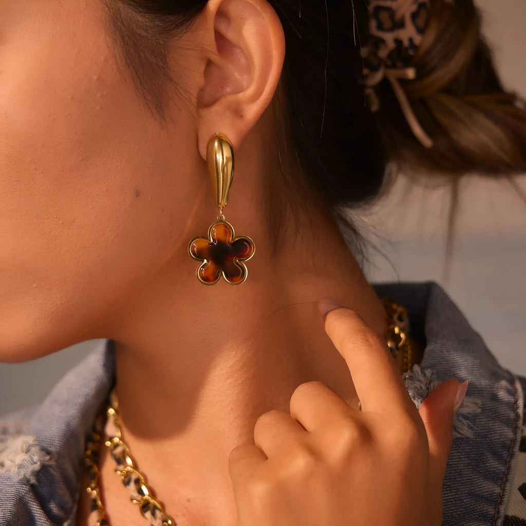 Women's stainless steel tortoiseshell resin earrings in hawksbill colour with heart and flower designs