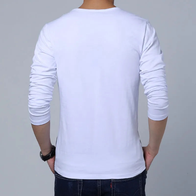 Colourblock T-shirt with white contrast collar for business gentlemen over 35, made from combed cotton and viscose blend