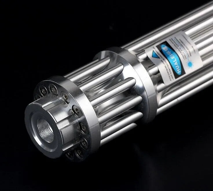 Qiying laser flashlight teaching pen pointing at a projection screen, available in blue, green, and red colours