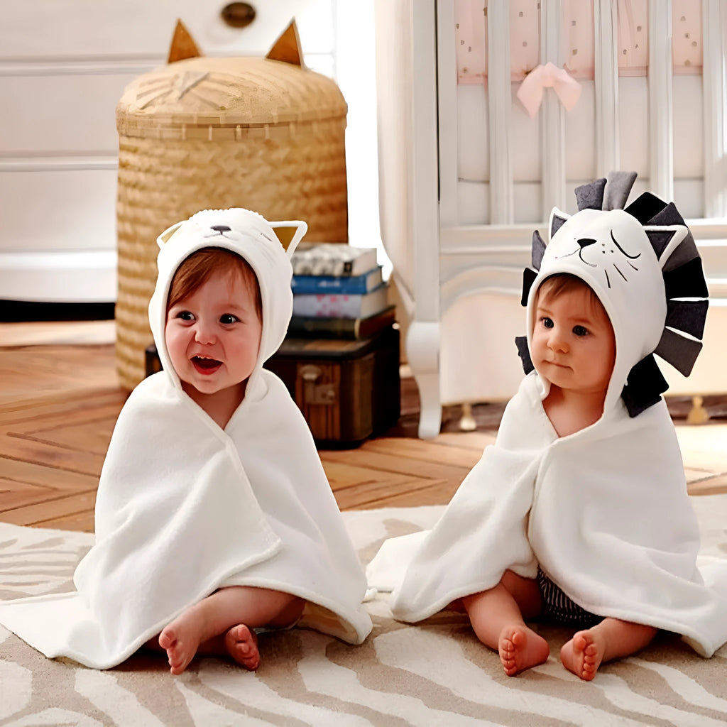 Cotton lion and cat shape bath towel 85x58 cm for baby, featuring soft fabric and animal design