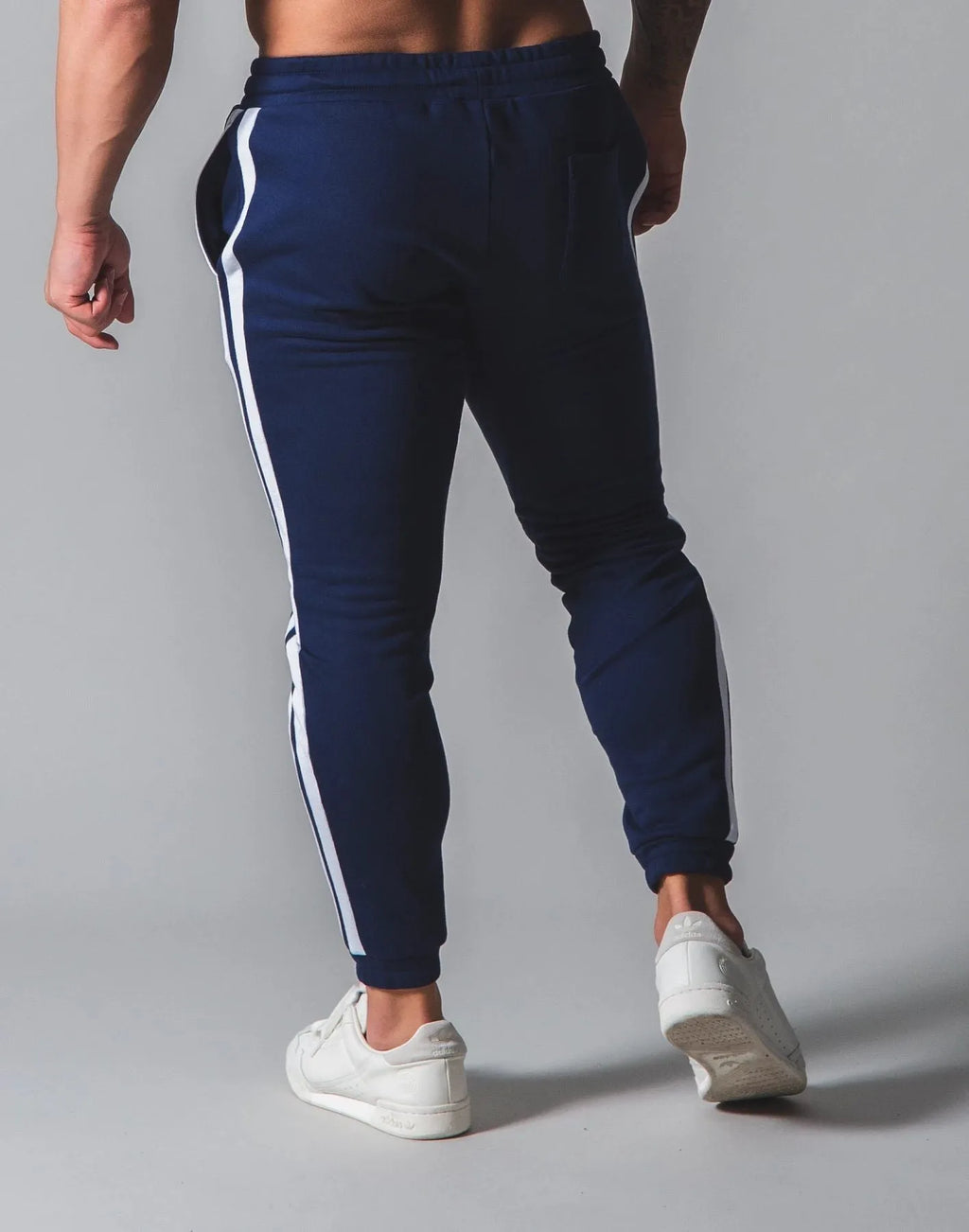 New Muscle Brother cotton sports trousers in black, 95 percent cotton, elastic waist, side view on model