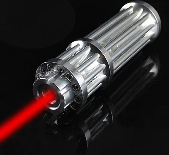 Qiying laser flashlight teaching pen pointing at a projection screen, available in blue, green, and red colours