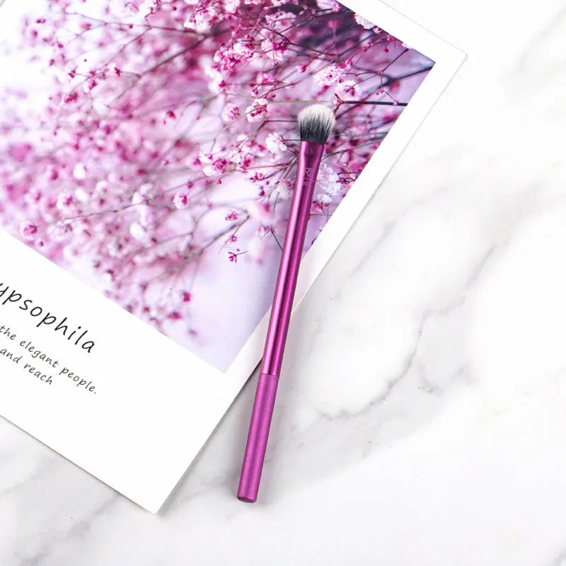 New 1411 synthetic fibre foundation brush with long handle, suitable for all skin types, style A or B