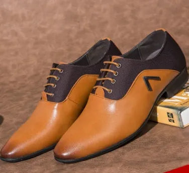 Men's black Oxford shoe made of artificial PU leather with a rubber sole.
