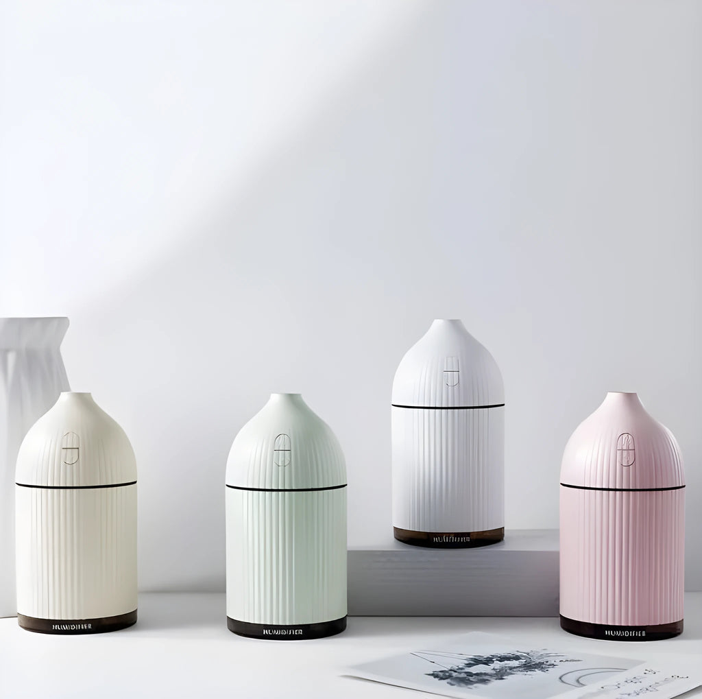 White USB-powered aromatherapy diffuser and humidifier with LED light, 300ml capacity