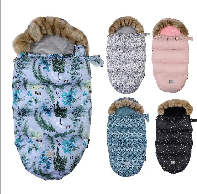 Baby stroller sleeping bag in polyester fibre with down cotton filling, measuring 46 by 95 centimetres, available in ten colours