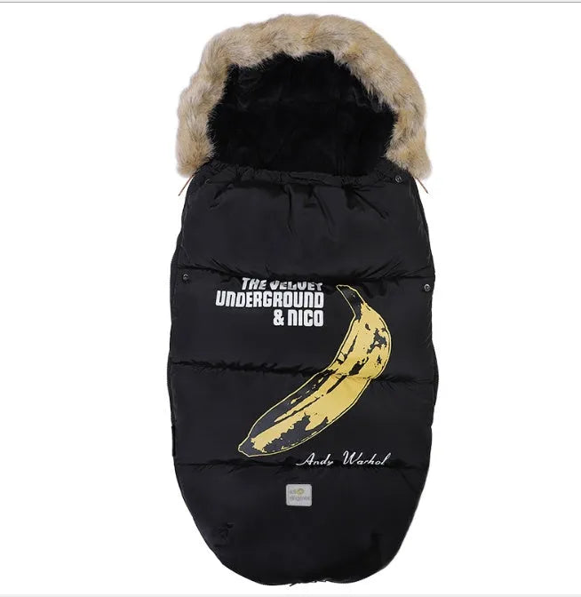 Baby stroller sleeping bag in polyester fibre with down cotton filling, measuring 46 by 95 centimetres, available in ten colours