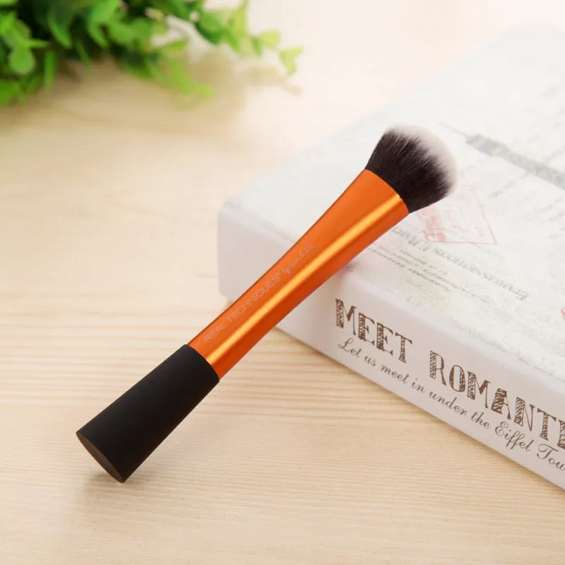 New 1411 synthetic fibre foundation brush with long handle, suitable for all skin types, style A or B