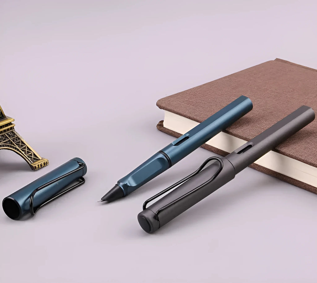 Black or blue frosted ink bag fountain pen with choice of 0.38mm or 0.5mm nib.