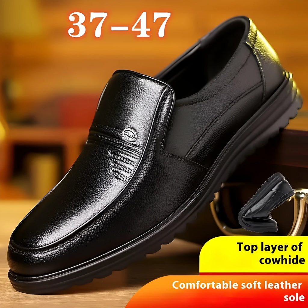 Men's business casual non-slip soft leather shoes in black, low top with leather toe cap and sewing line detail