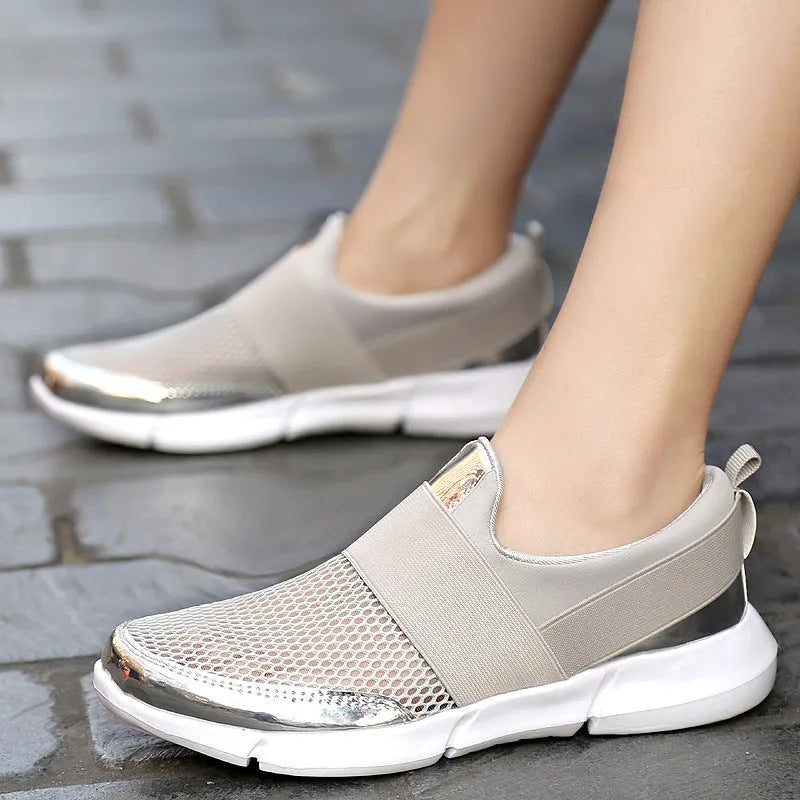 Women's blue breathable mesh sneakers with low tube height and PU midsole