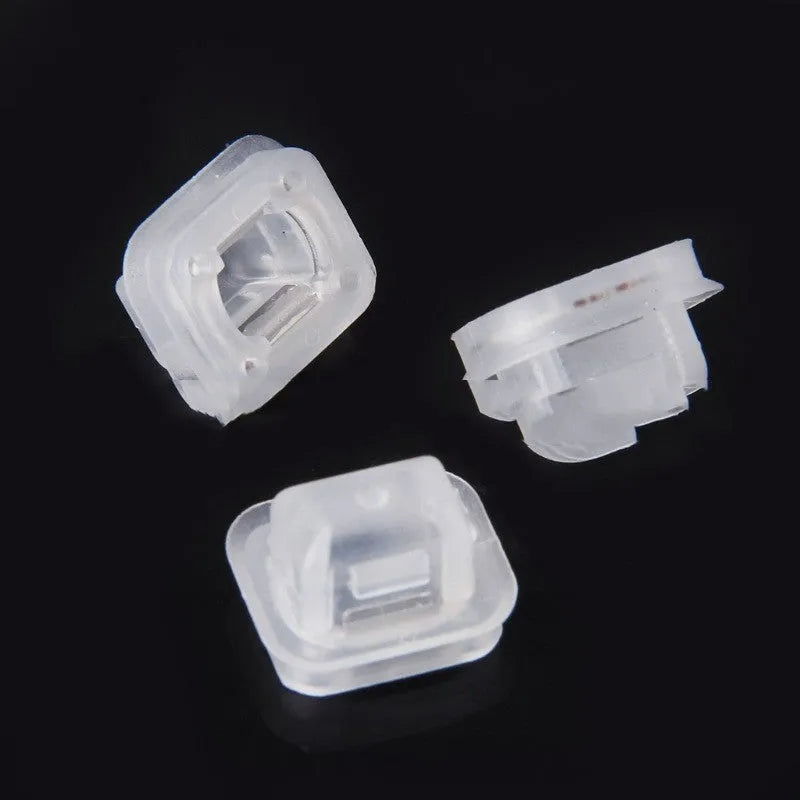 Pack of 100 plastic and metal interior trim clip fasteners for BMW E39 and E38 models.