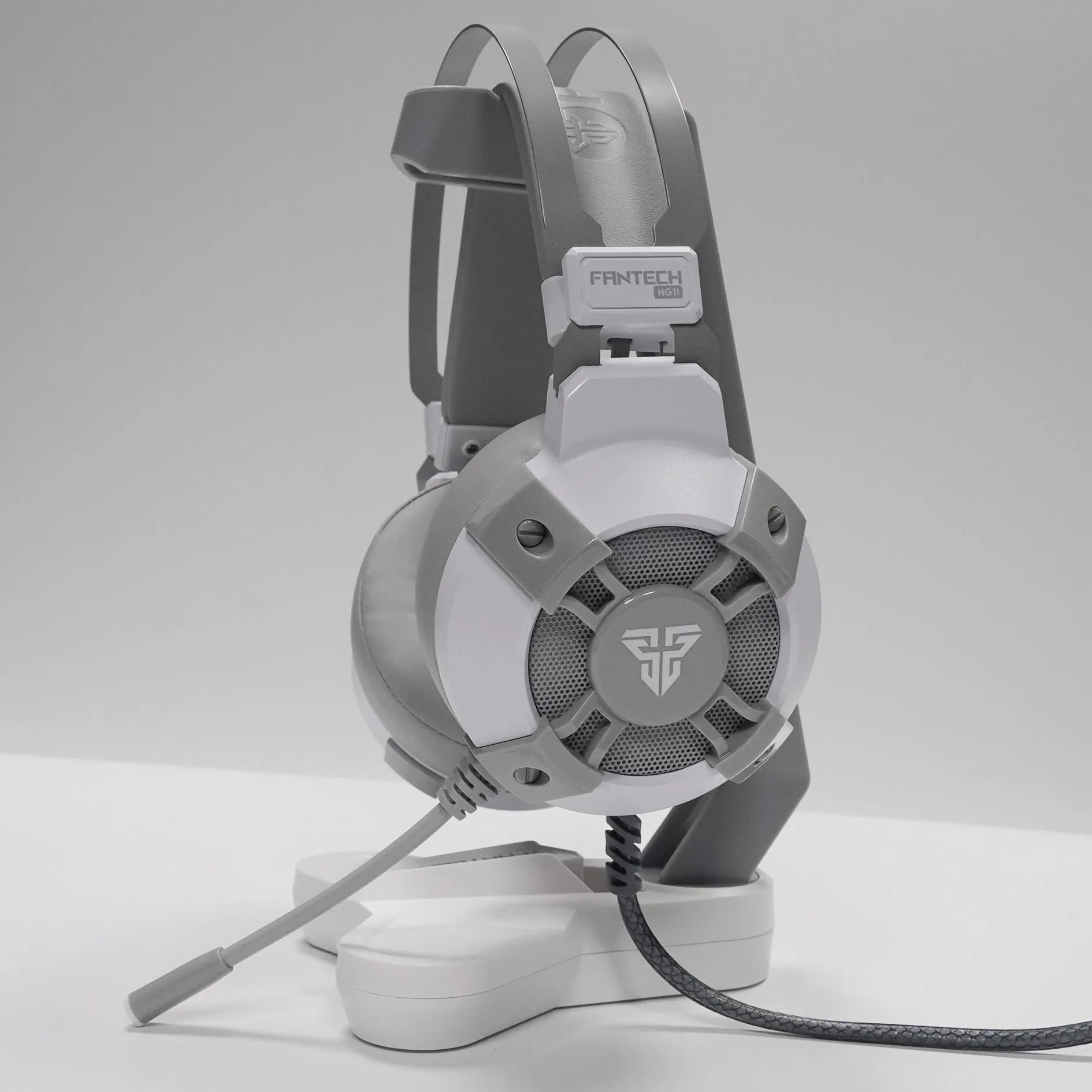 Black FANTECH HG11 USB gaming headset with RGB lighting and remote control