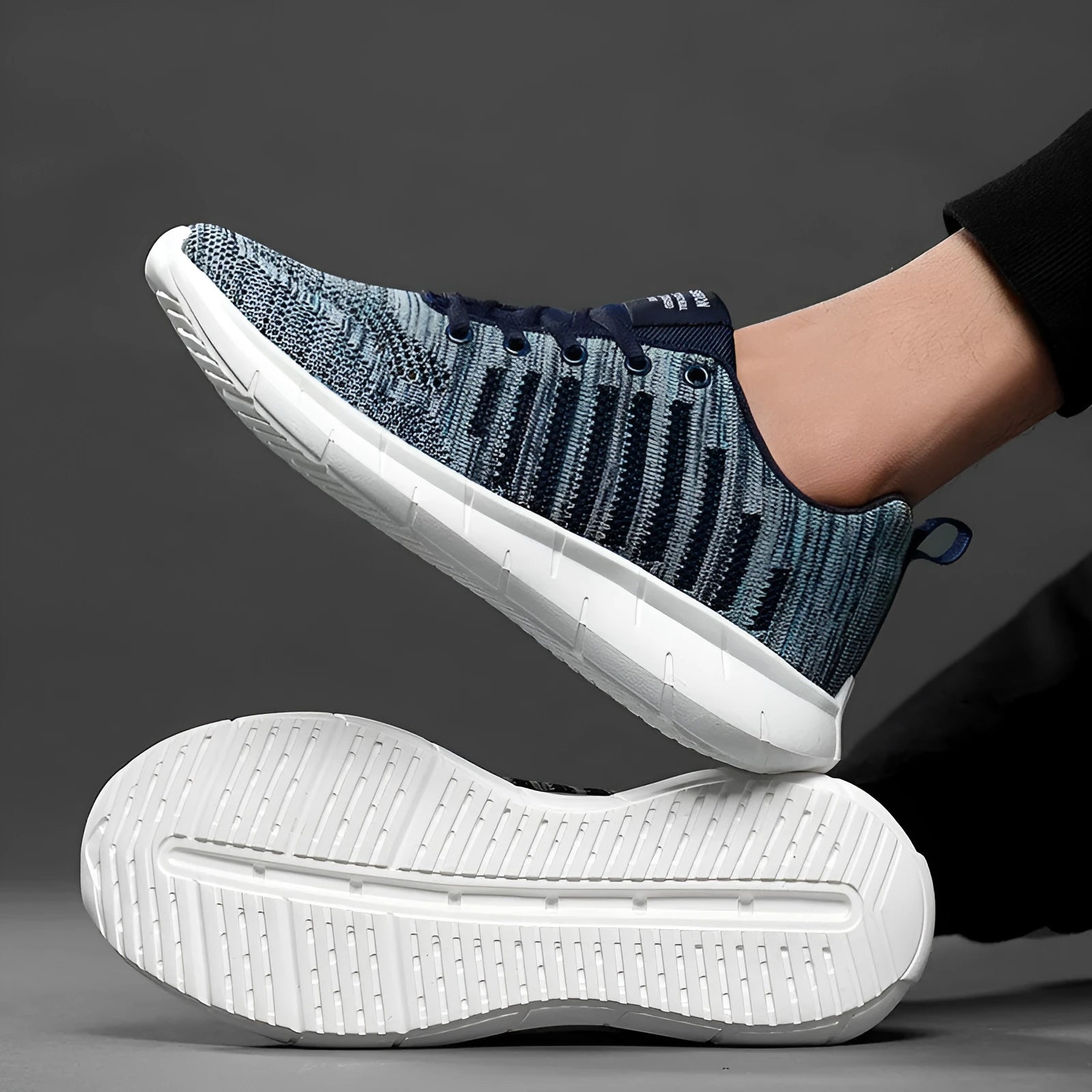 Men's black flying woven sneakers with colour-blocking stitching, breathable mesh upper, MD sole for jogging