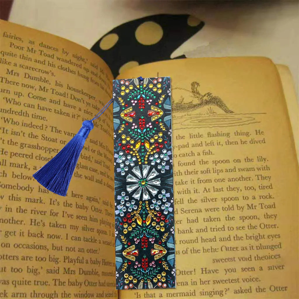 Diamond painting leather bookmark craft kit with mandala flower pattern embroidered using special-shaped round diamonds