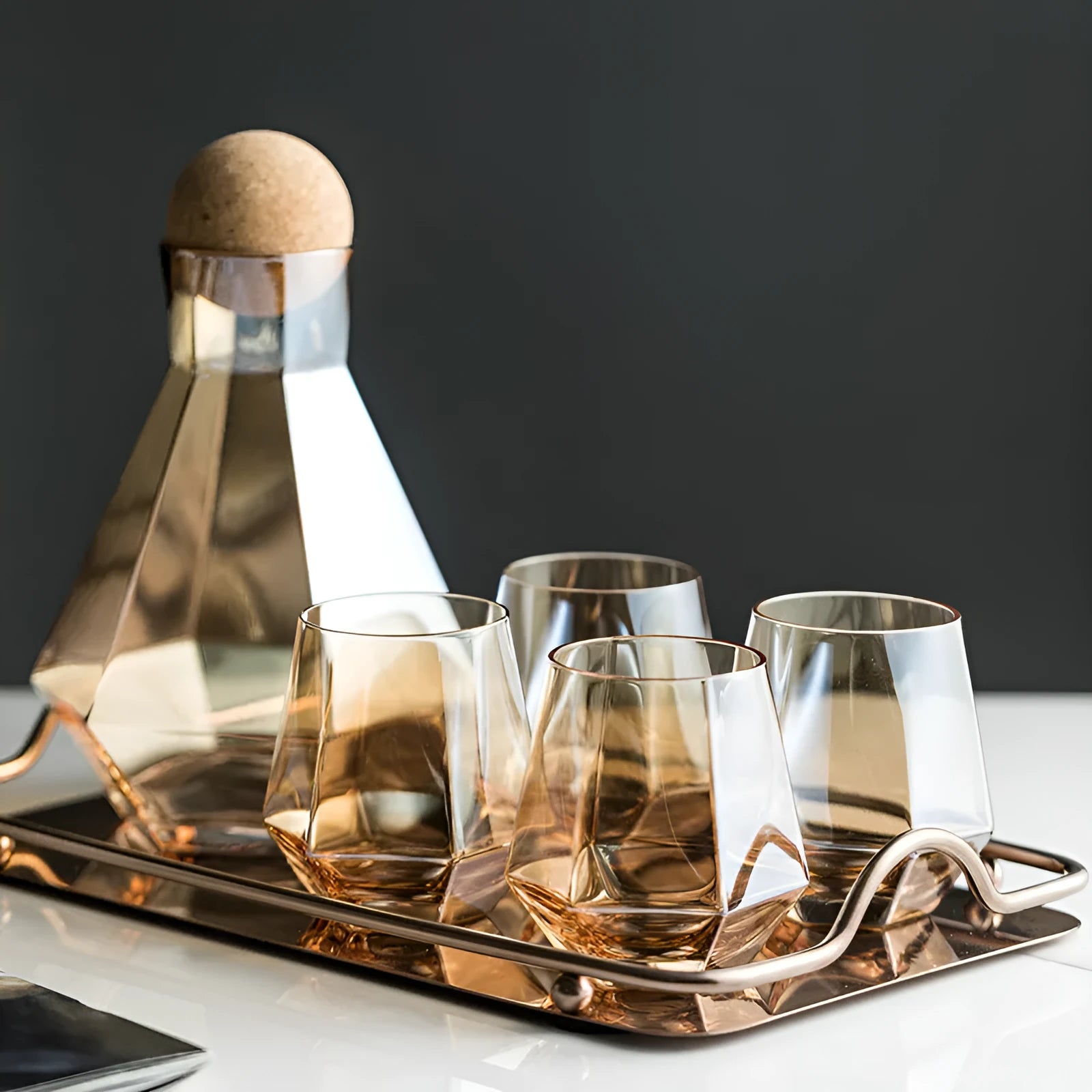 Large capacity cold water bottle set in quartz glass, transparent and amber colours, with cup