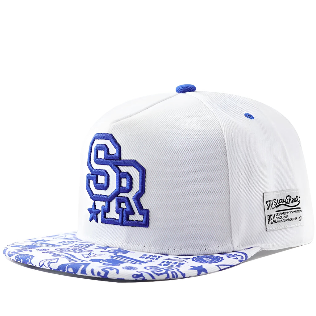 Cotton baseball cap with embroidered letters, adjustable strap, in black and white colours