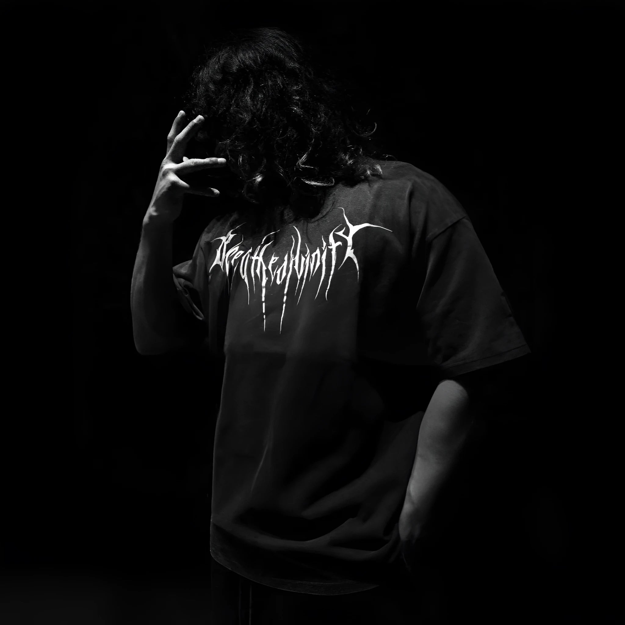 Men's dark loose fit plus size cotton short sleeve t-shirt with gilding detail.