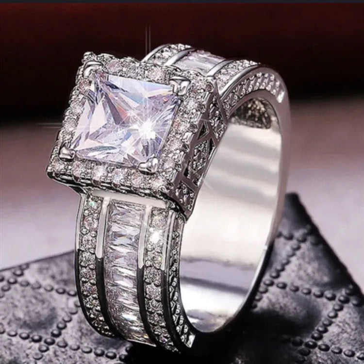 Geometric women's alloy ring with electroplated gold or white silver finish