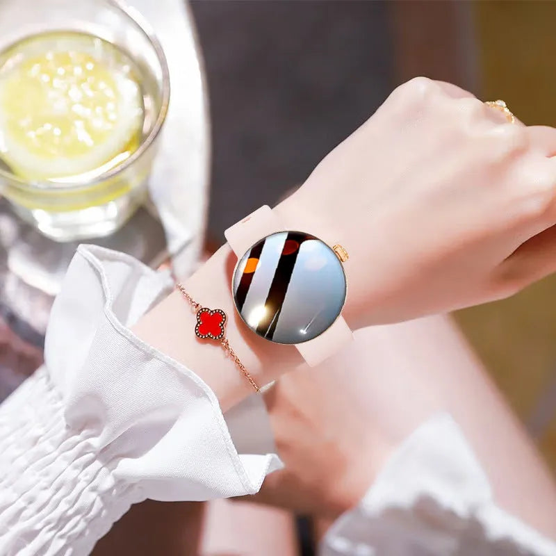 Women's smart watch with circular colour touchscreen and metal wrist strap in black, gold or silver steel