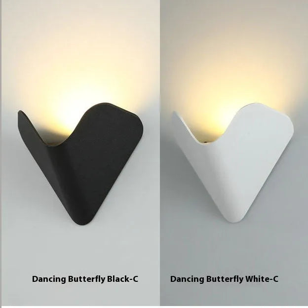 Black courtyard LED lamp with aluminium alloy shell and IP65 waterproof rating for outdoor garden lighting