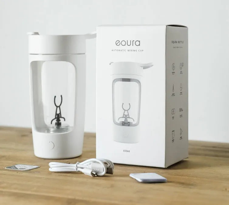 Portable white juice blender cup with 650ml capacity and USB charging port.