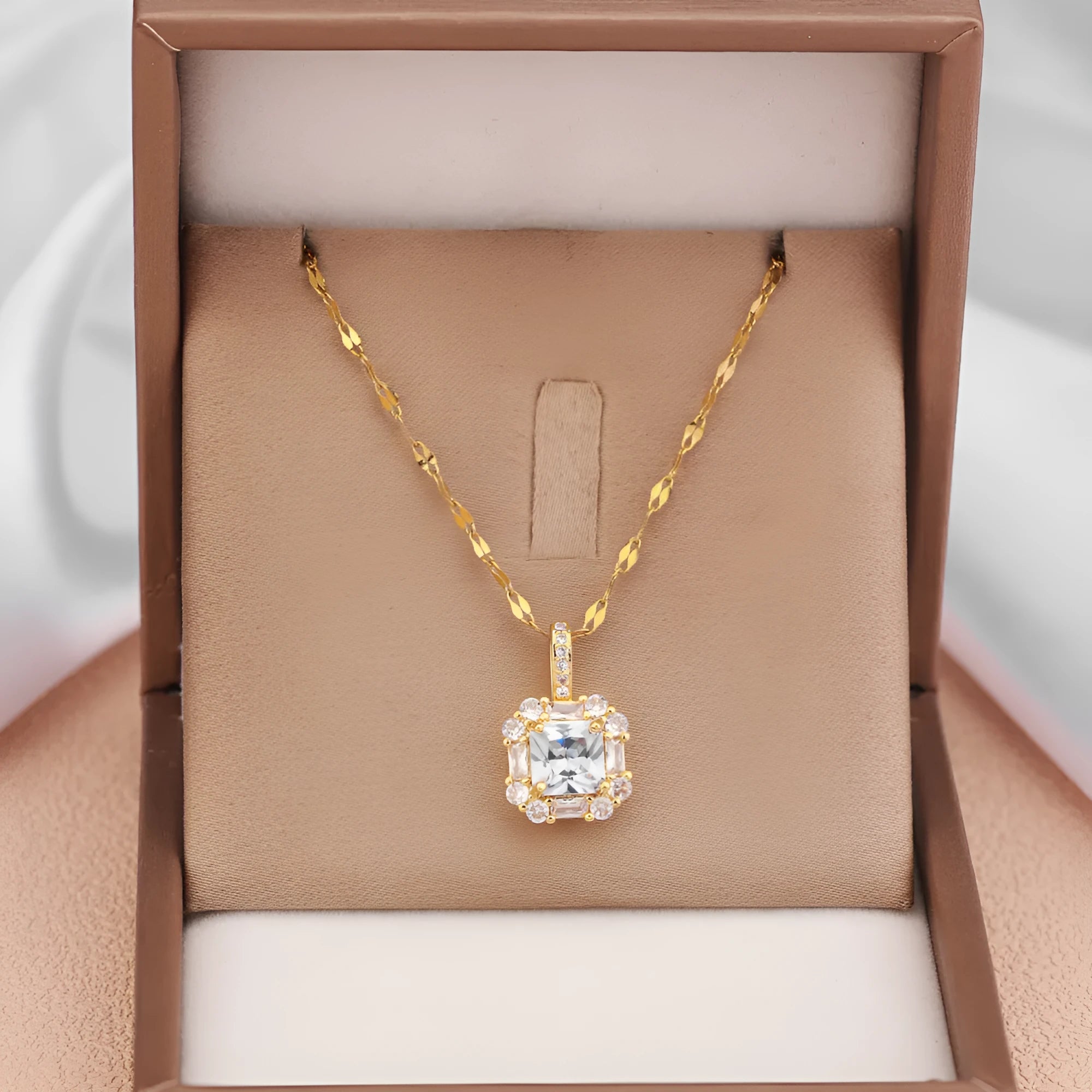 Women's titanium steel clavicle chain with geometric zircon pendant in T8052 gold colour