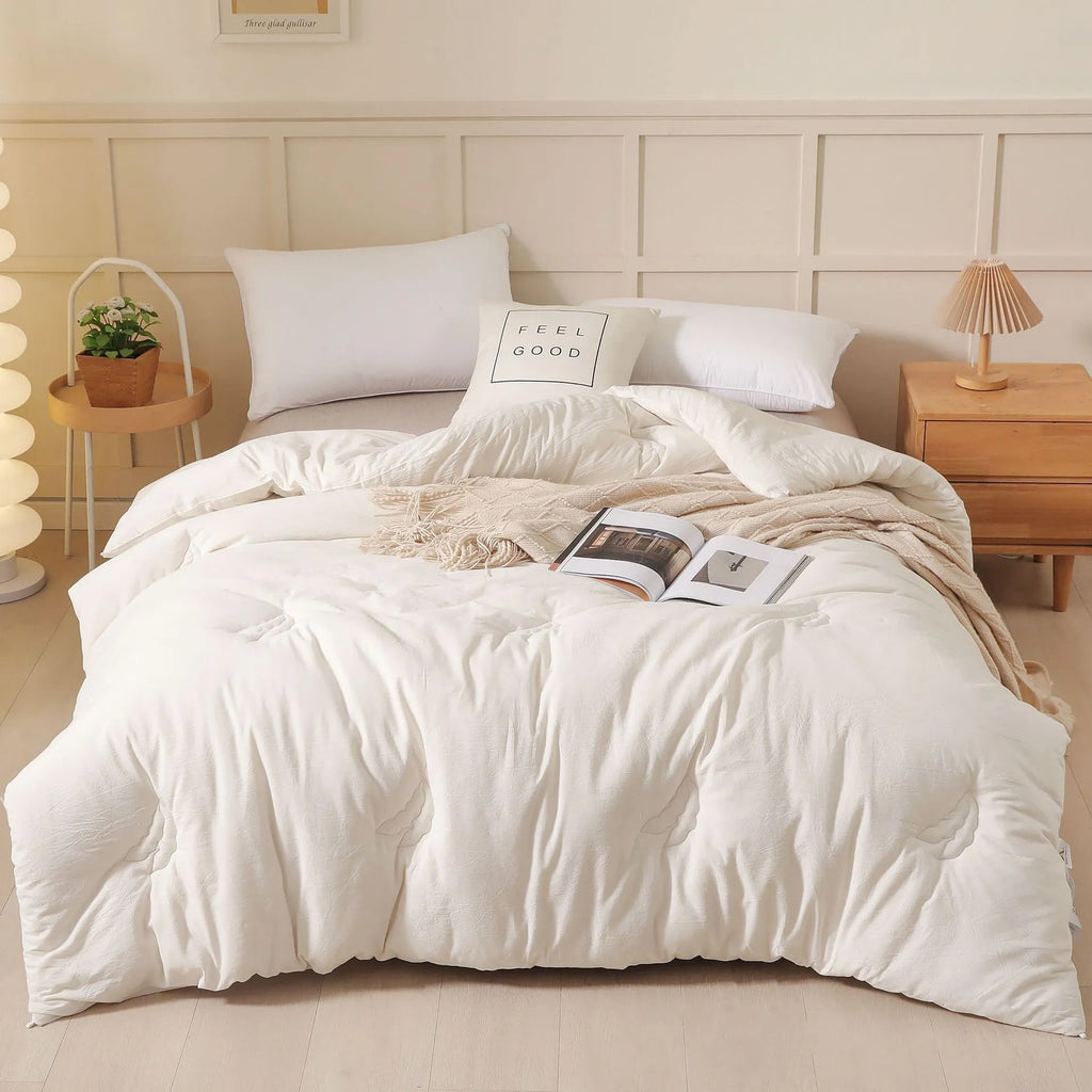 Soybean fibre quilt with pure cotton cover in white, pink jade, or grey, shown in various sizes.