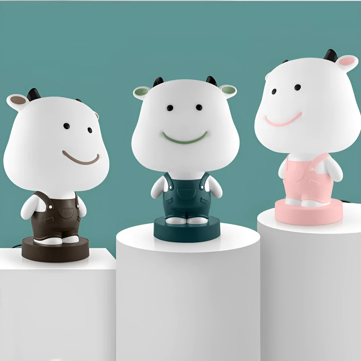 Cartoon animal table lamp in Bear, Cattle, Rabbit or Tiger design with LED light and plastic shade.