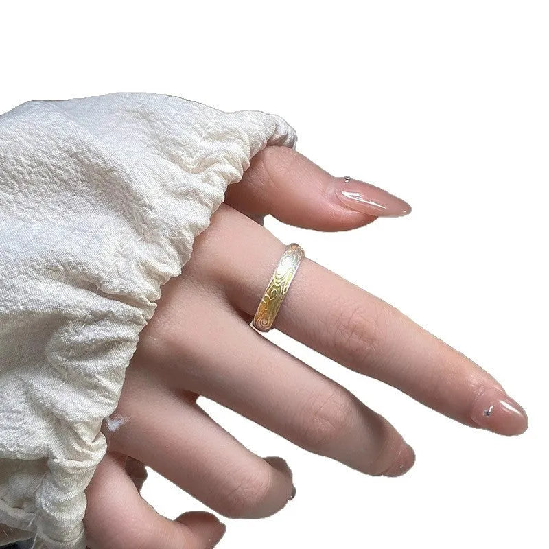 Open-mouth geometric ring with J14 Xiangyun pattern in white copper with silver and gold electroplating