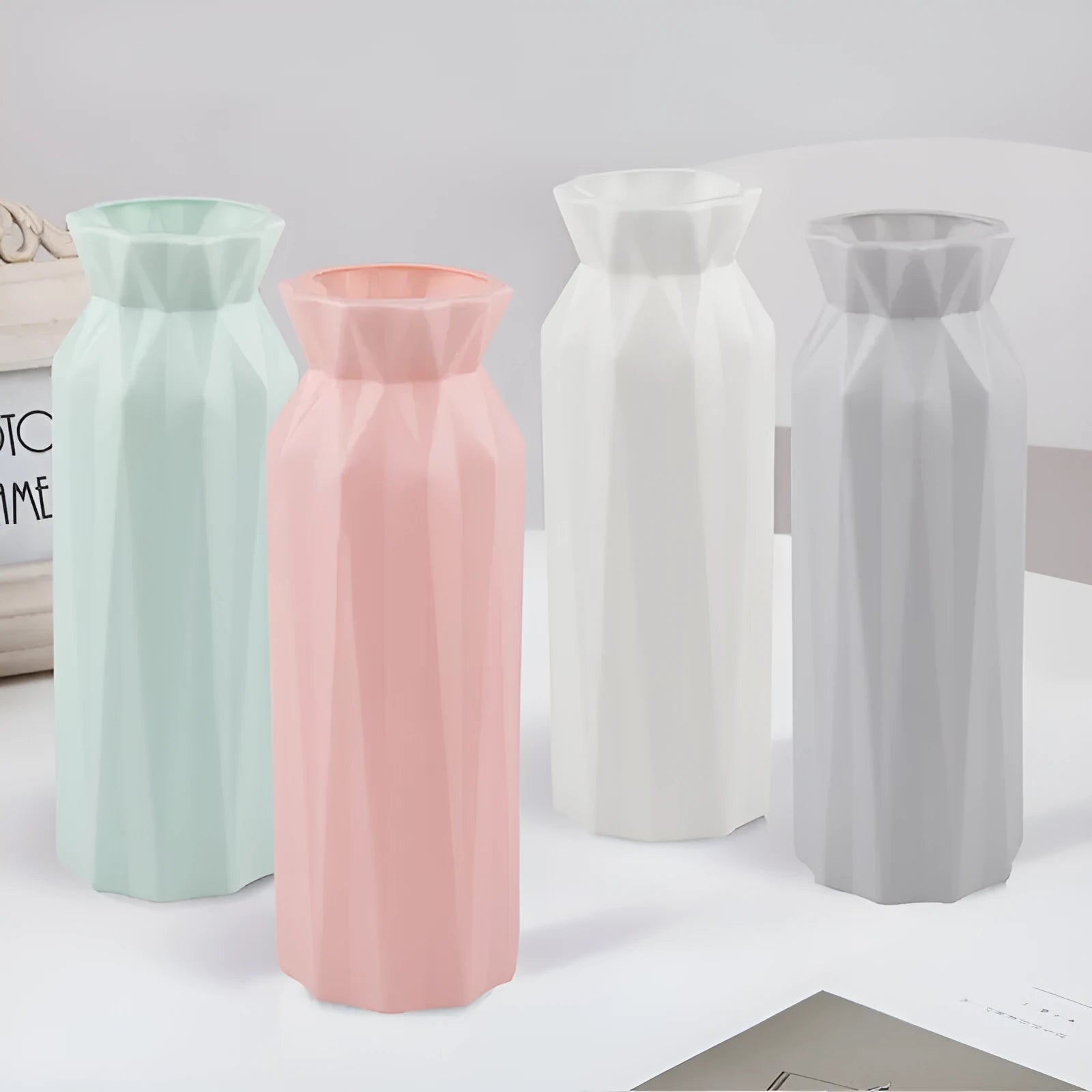 Drop-resistant melamine plastic vase ornament in grey, green, pink or white with 7.2cm bottom diameter