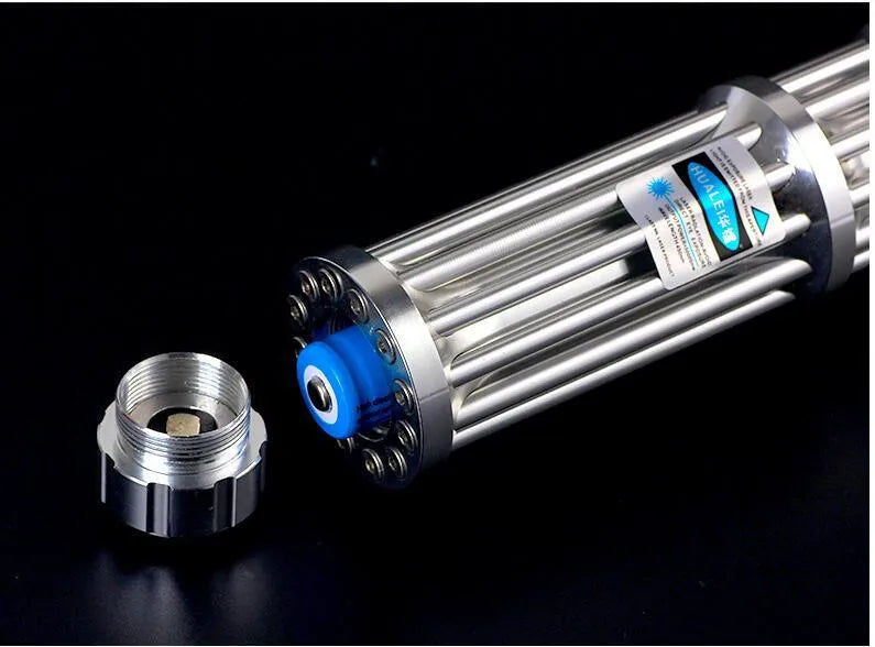 Qiying laser flashlight teaching pen pointing at a projection screen, available in blue, green, and red colours