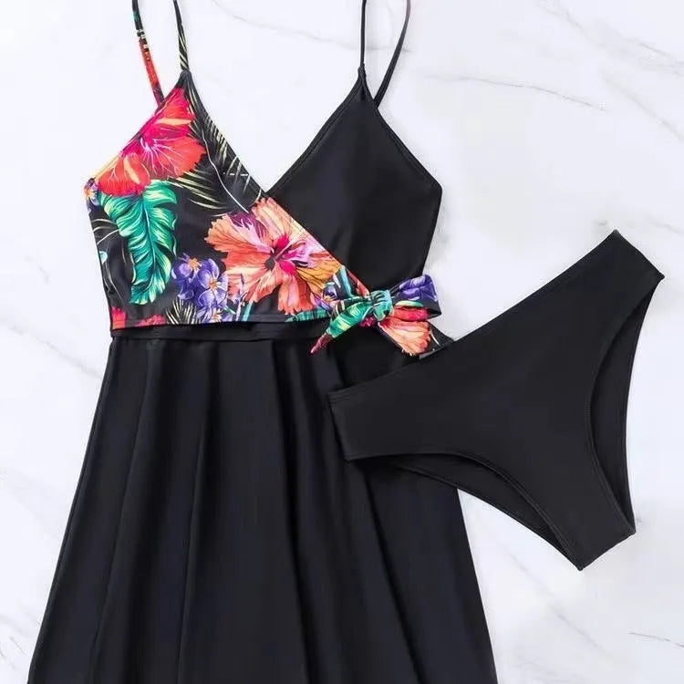 Black women's high waist briefs printed split bikini for sports and swimming.